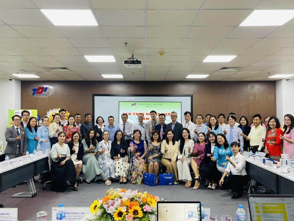 (Hình lưu niệm tập thể tại Hội nghị)